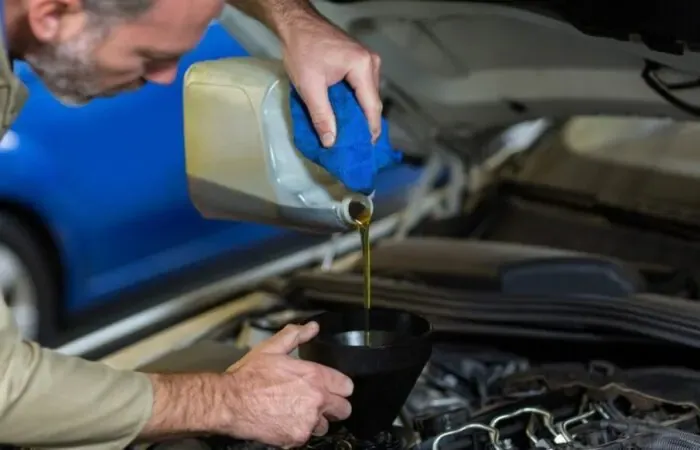 Ölwechsel und Ölfilterwechsel bei Autoservice Paulus in Regensburg